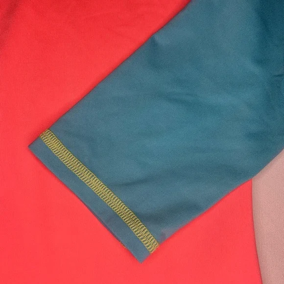 North Face Long Sleeve Rashguard Size XL (18)